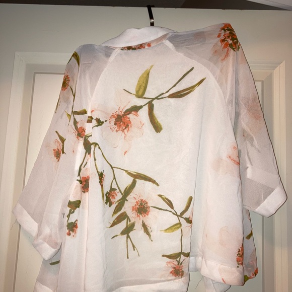 Wilfrid Aritzia chiffon floral button down - Picture 2 of 3